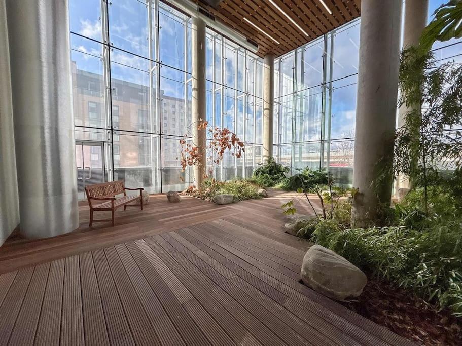 Apartamento Stylish Urban Sanctuary With Parking Londres Exterior foto