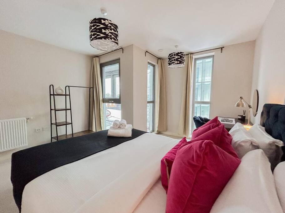Apartamento Stylish Urban Sanctuary With Parking Londres Exterior foto